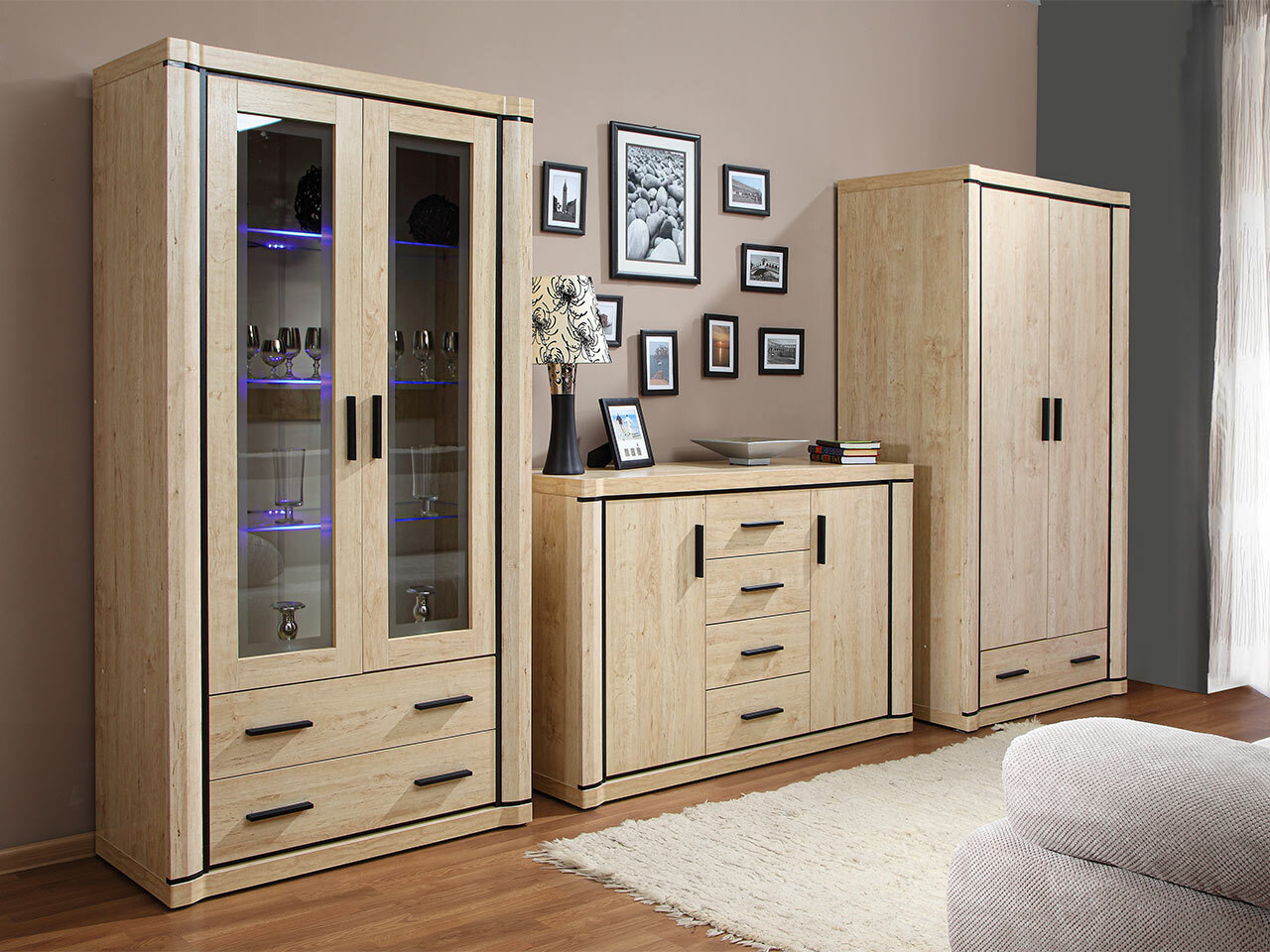 Kolekcija pohištva Lorelie