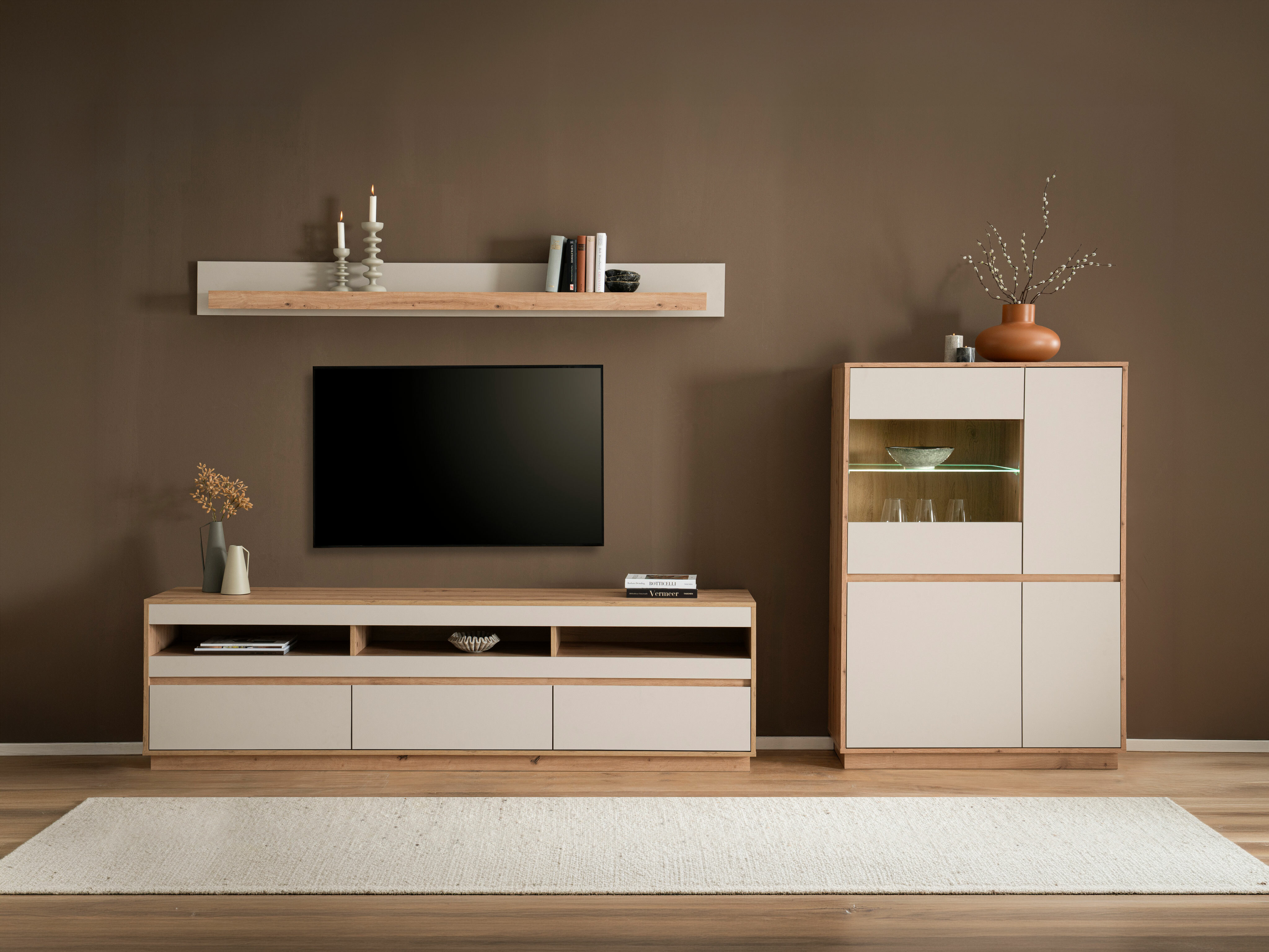 Kolekcija pohištva Ferciro