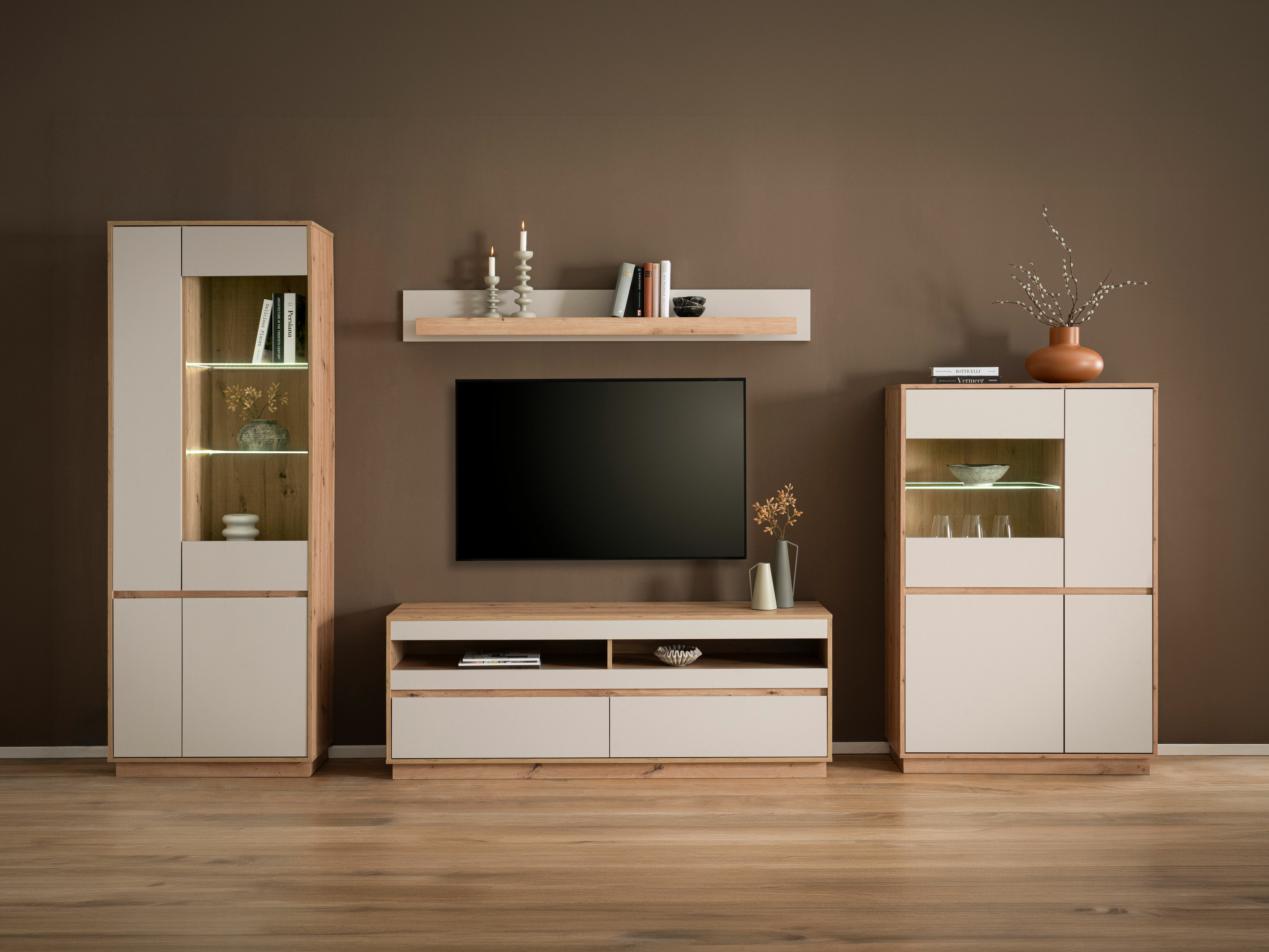 Kolekcija pohištva Ferciro