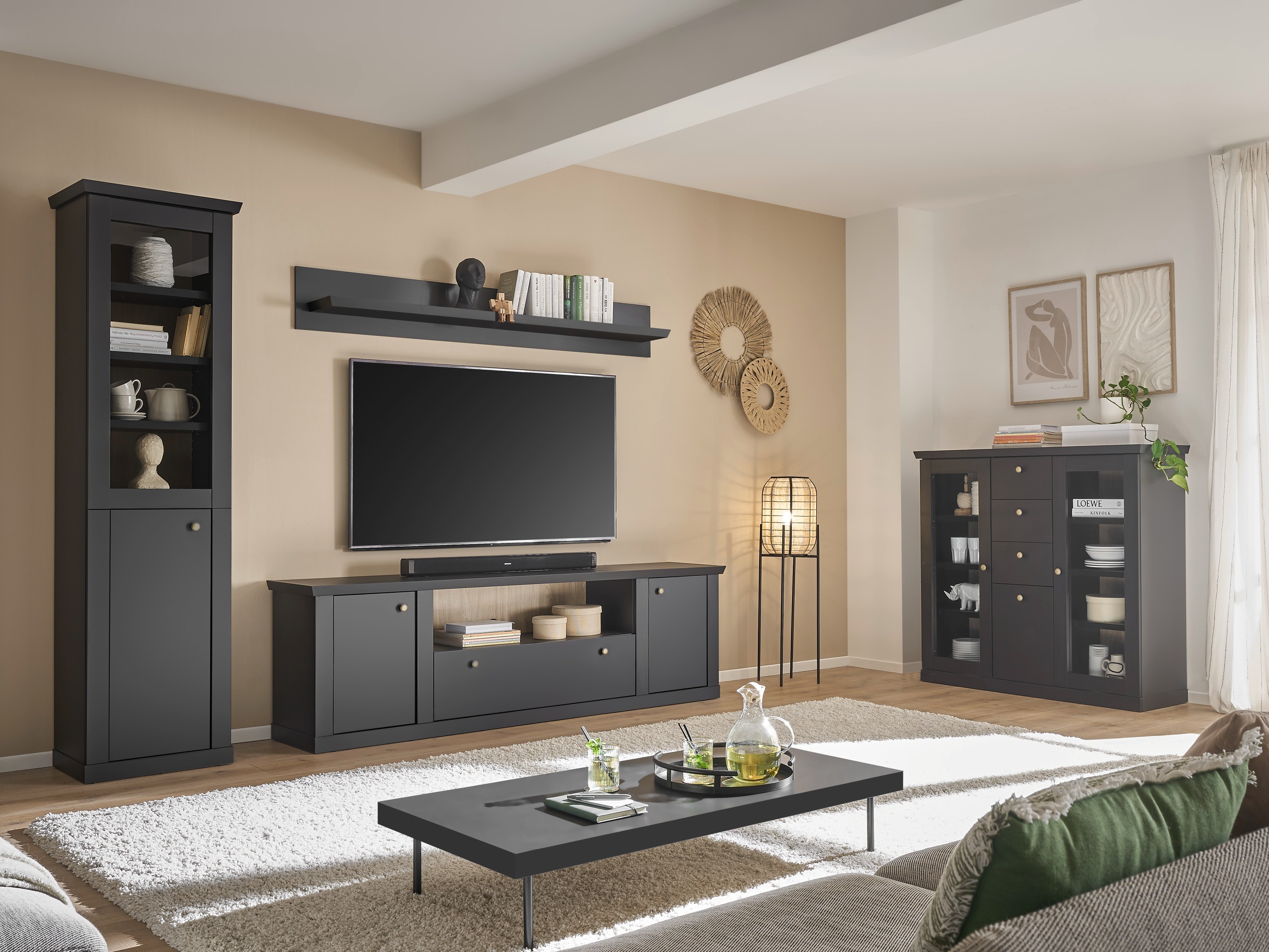 Kolekcija pohištva Lirsero