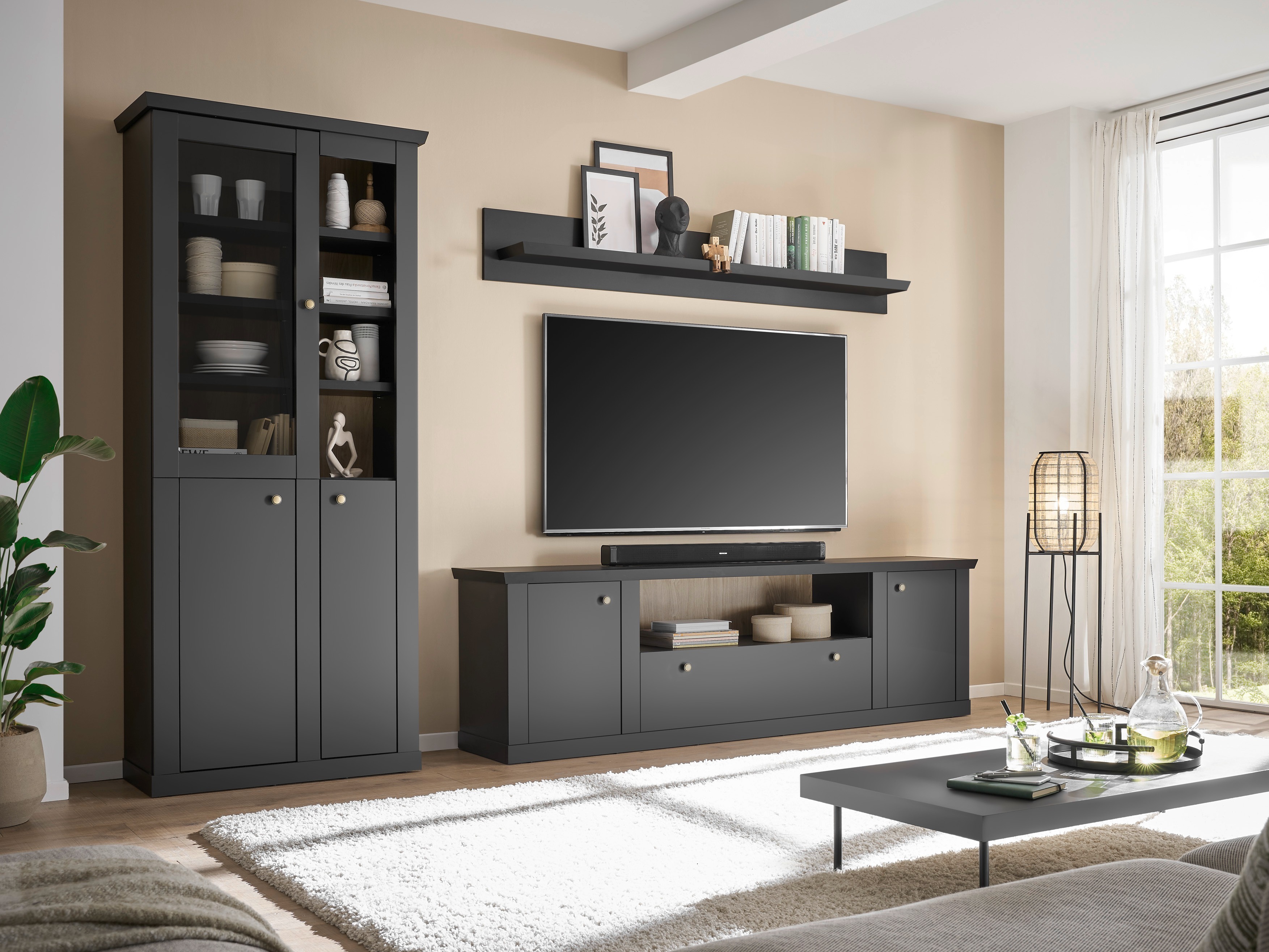 Kolekcija pohištva Lirsero