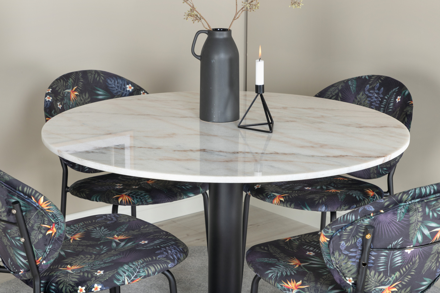 Jedilniški komplet Dallas 1298 (Cvetlični vzorec + Črna)