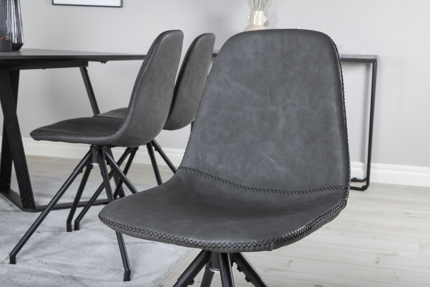 Jedilniški komplet Dallas 2026