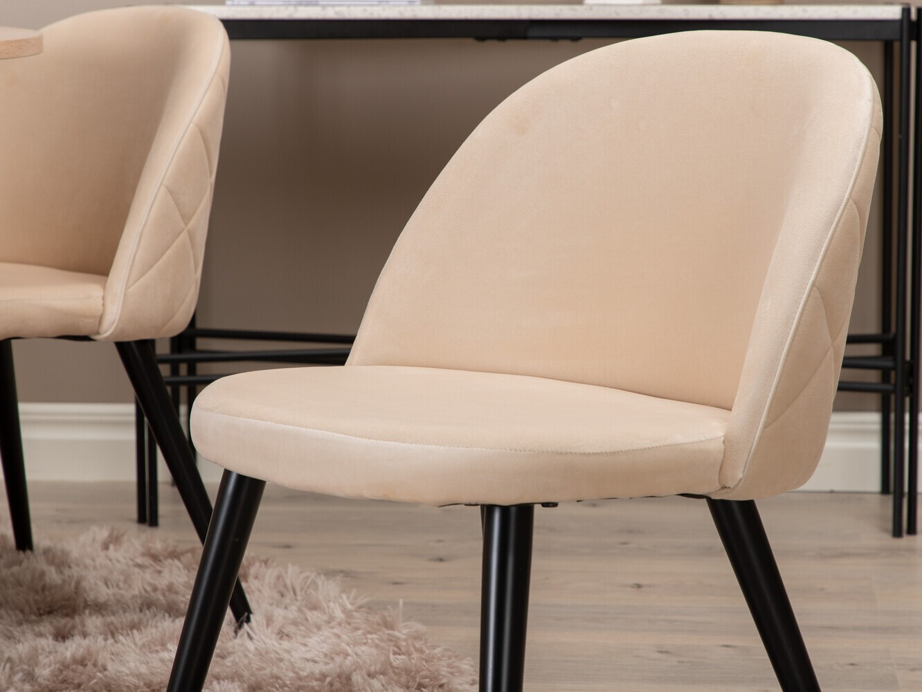 Jedilniški komplet Dallas 3072 (Krema + Črna)