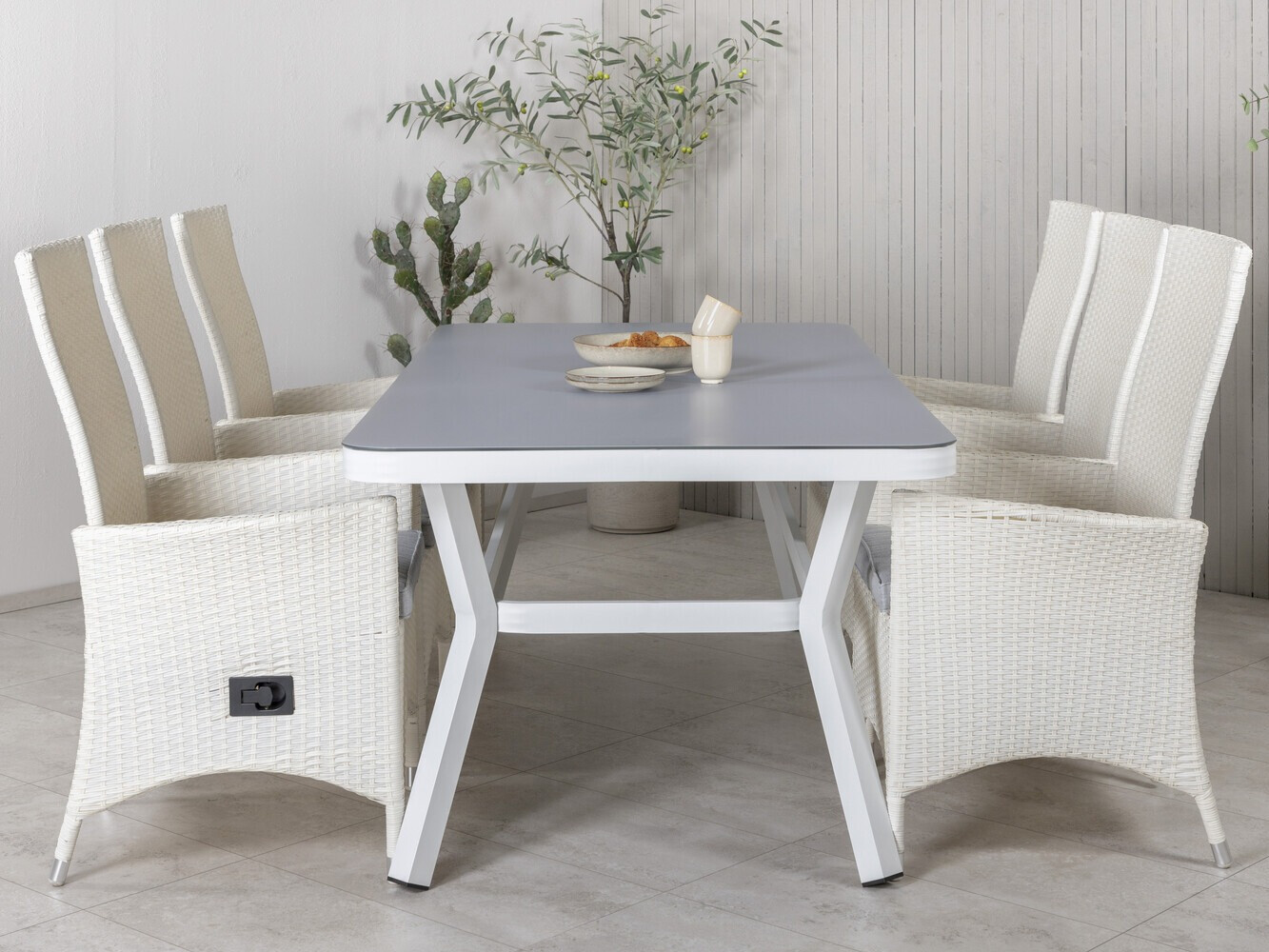 Komplet mize in stolov Dallas 2384