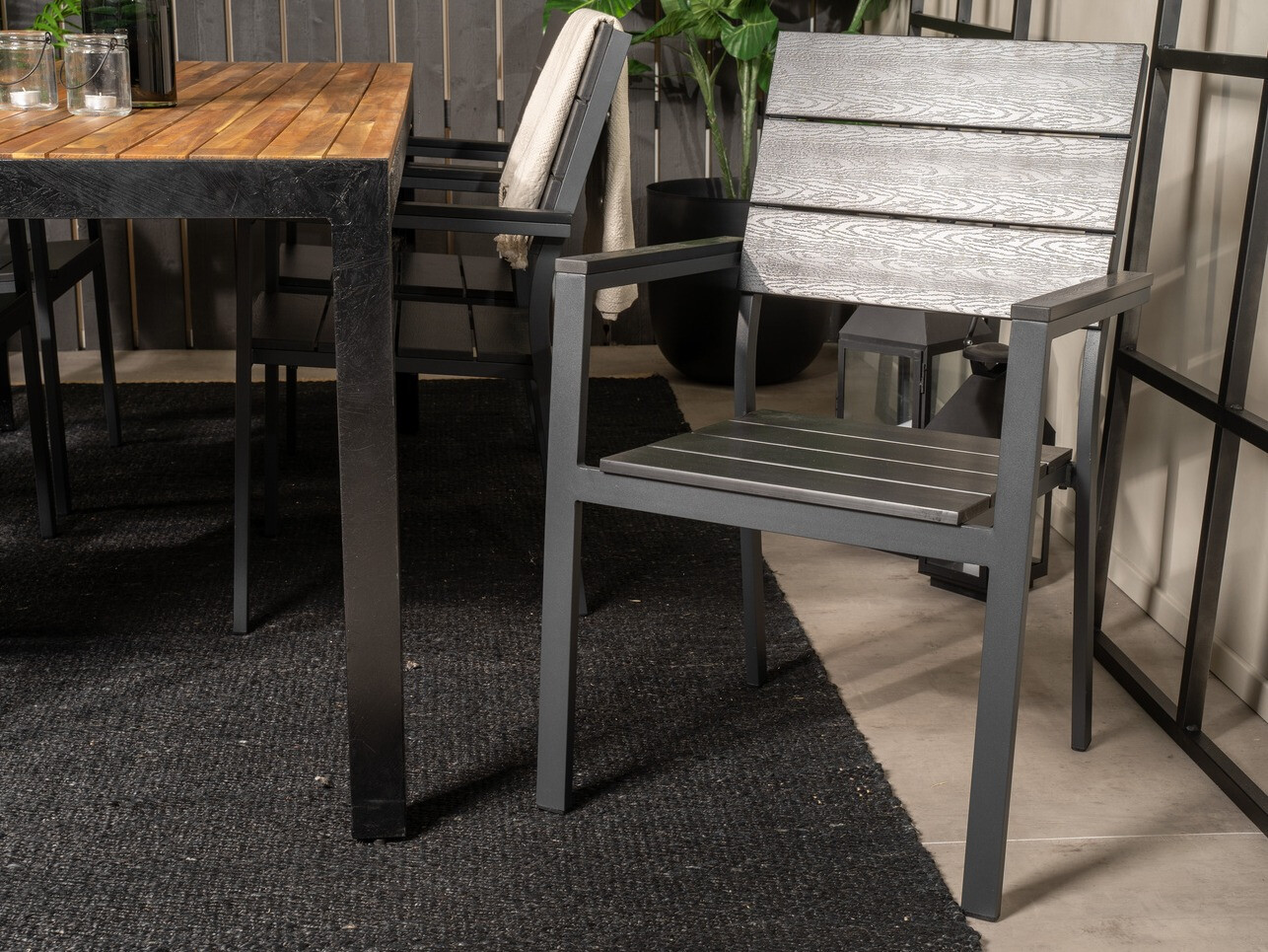 Komplet mize in stolov Dallas 587