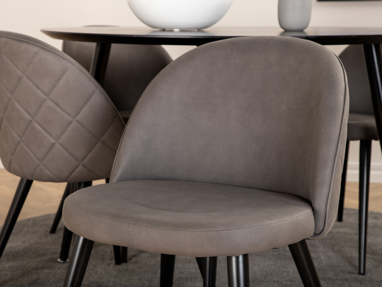 Jedilniški komplet Dallas 2545 (Siva + Črna)