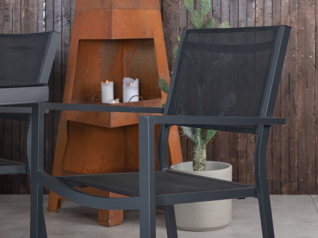 Komplet mize in stolov Dallas 1043