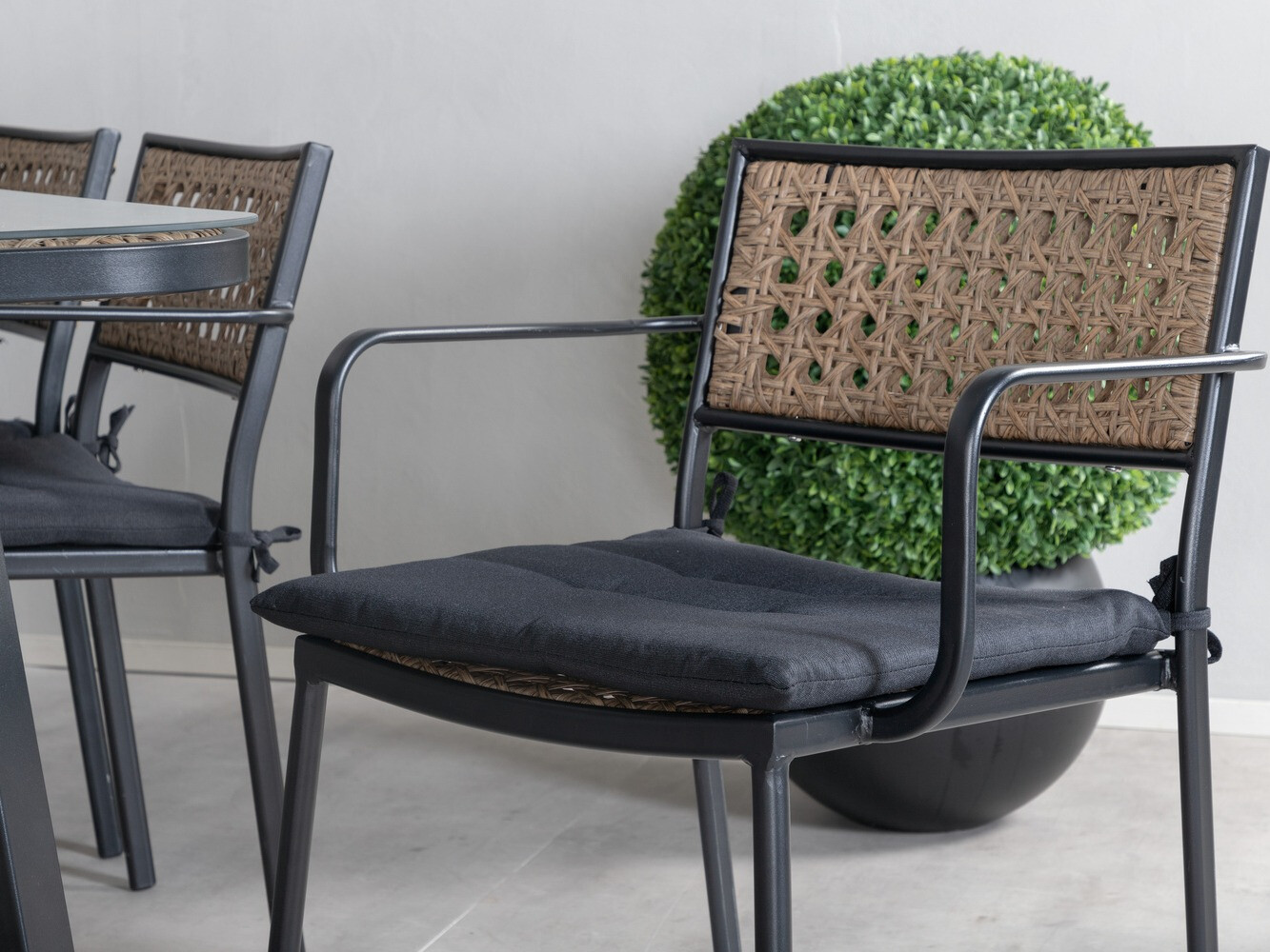 Komplet mize in stolov Dallas 508