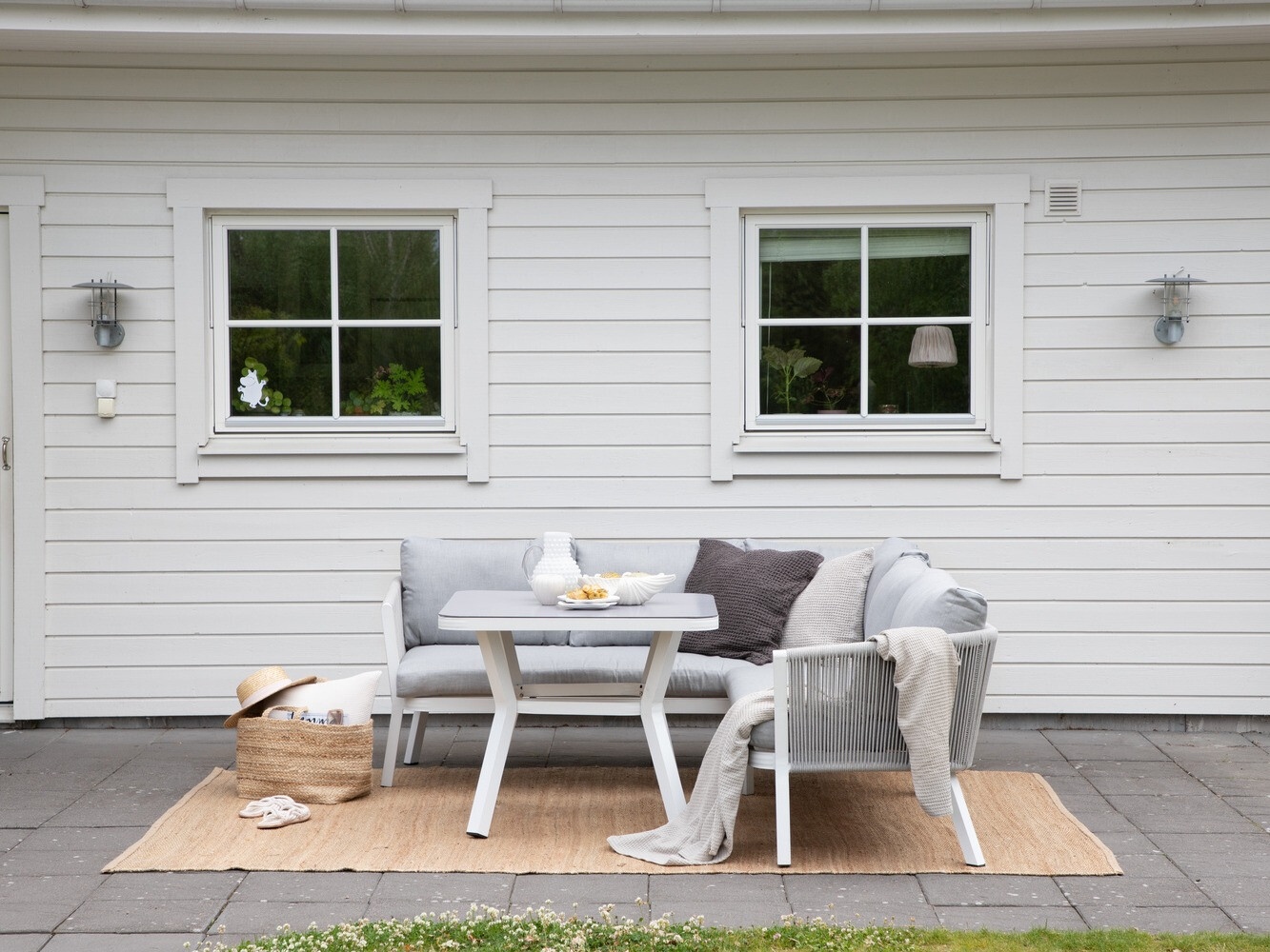 Komplet vrtnega pohištva Dallas 1069 (Bela + Siva)