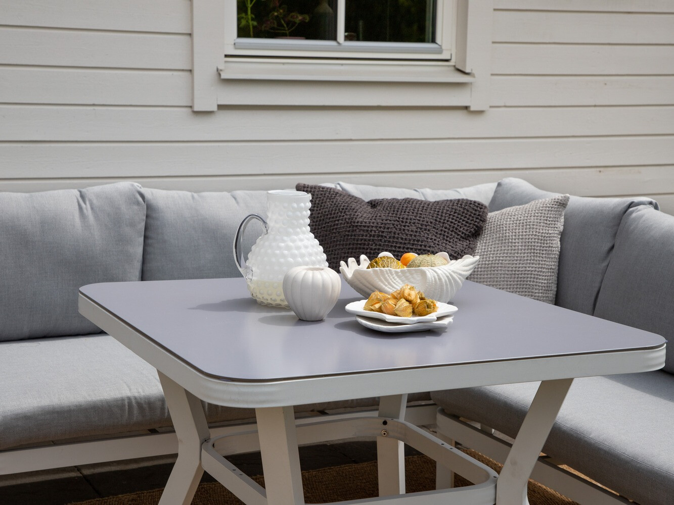 Komplet vrtnega pohištva Dallas 1069 (Bela + Siva)