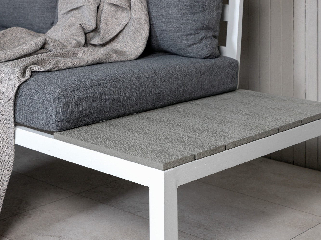 Komplet vrtnega pohištva Dallas 2158 (Bela + Siva)