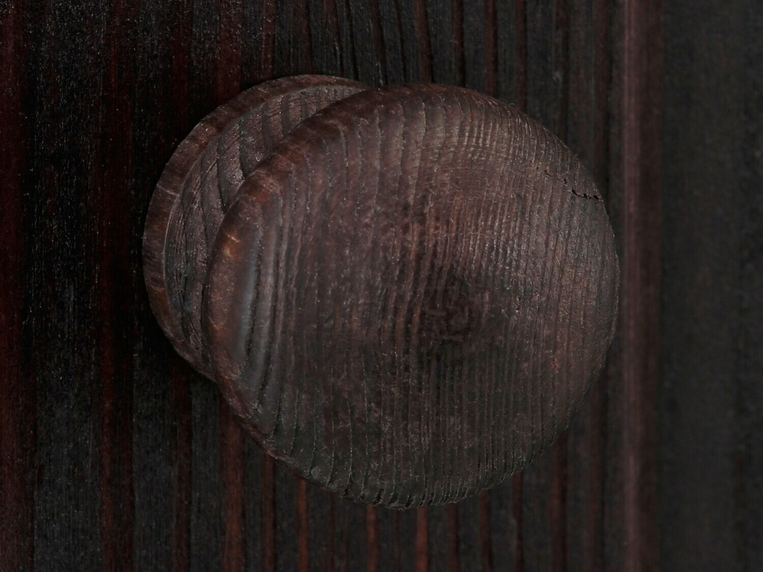 Stenska omarica Elbelba 105 (Temno rjava)
