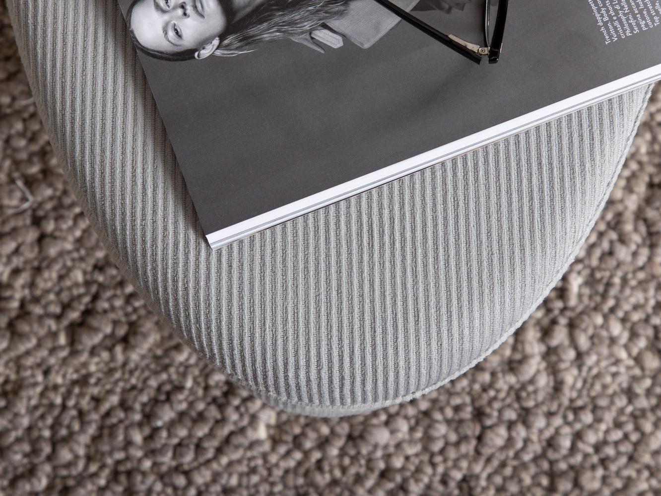 Klop z oblazinjenjem Dallas 2920 (Siva + Črna)