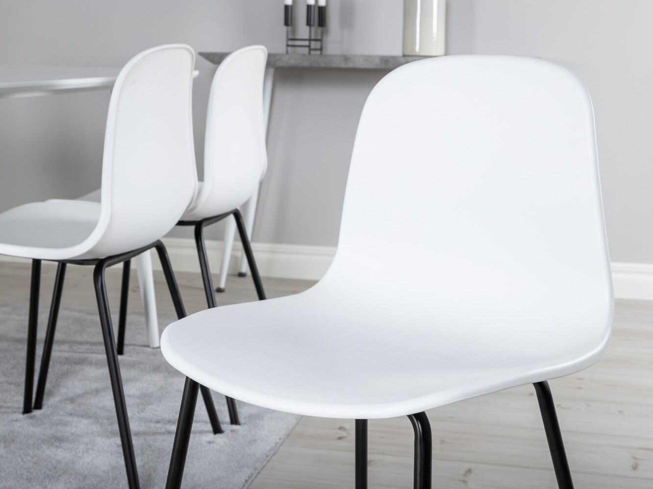 Jedilniški komplet Dallas 1885