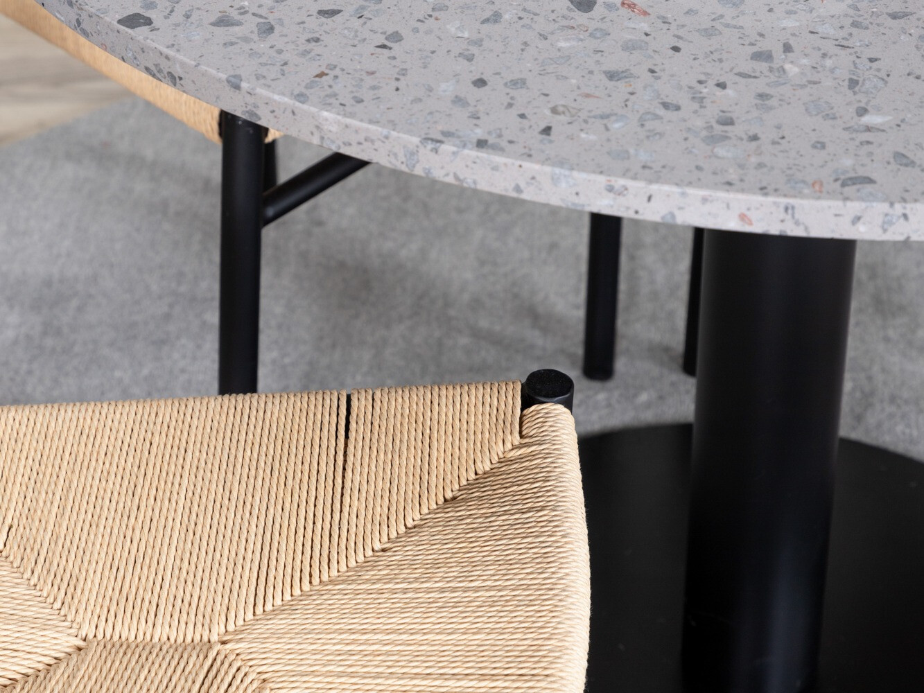 Jedilniški komplet Dallas 1137 (Svetel les + Črna)