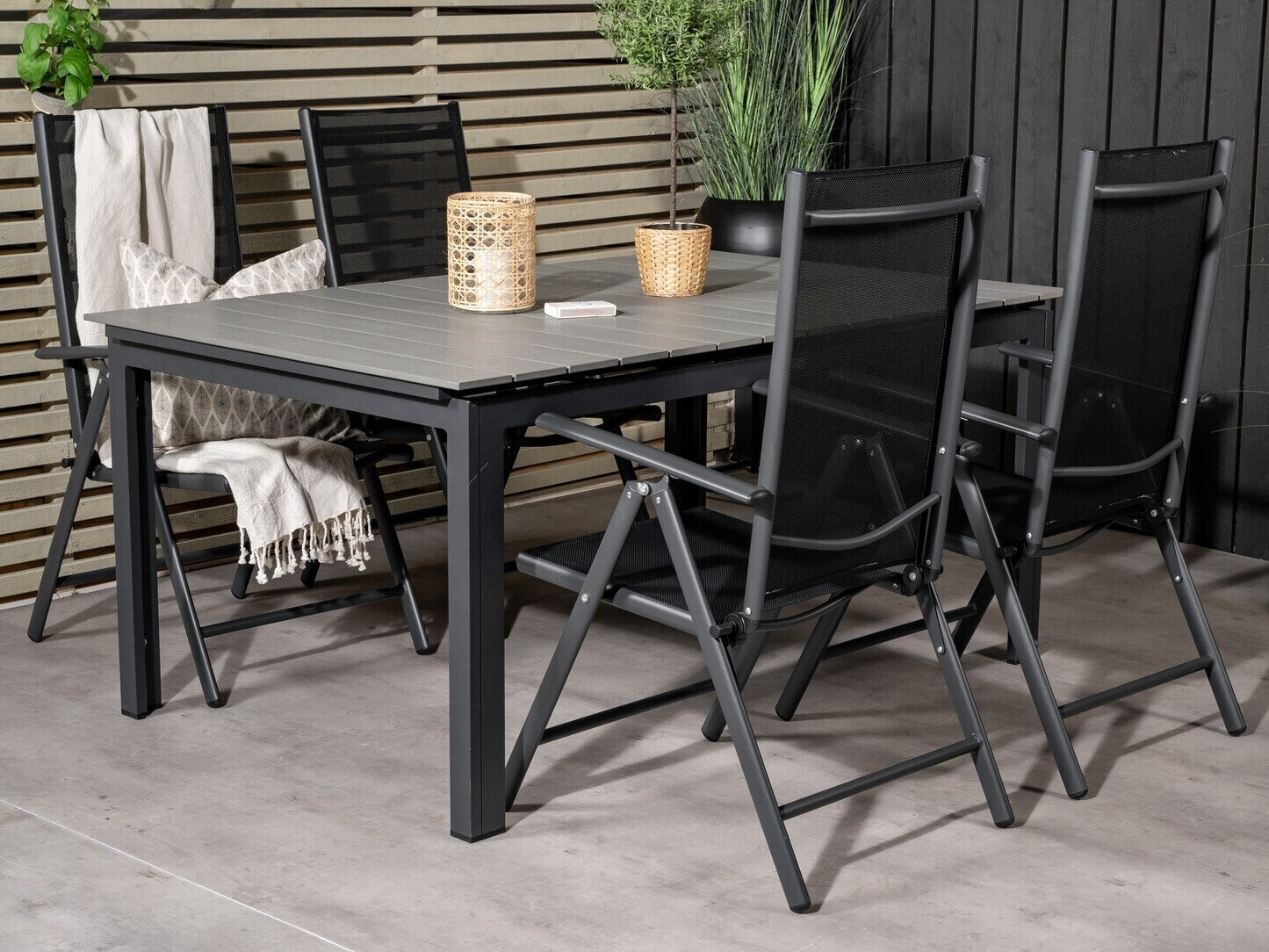 Komplet mize in stolov Dallas 2333