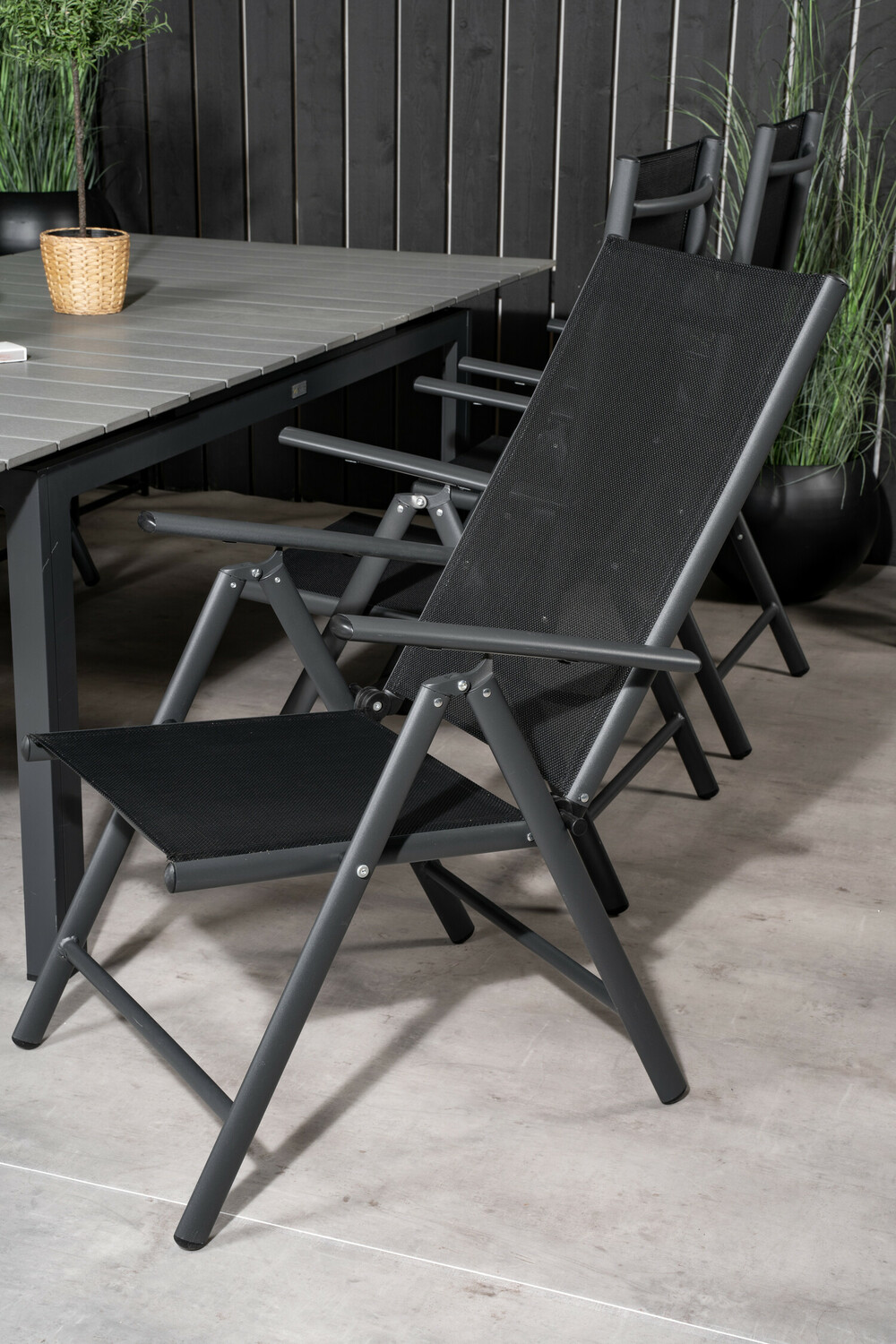 Komplet mize in stolov Dallas 2333