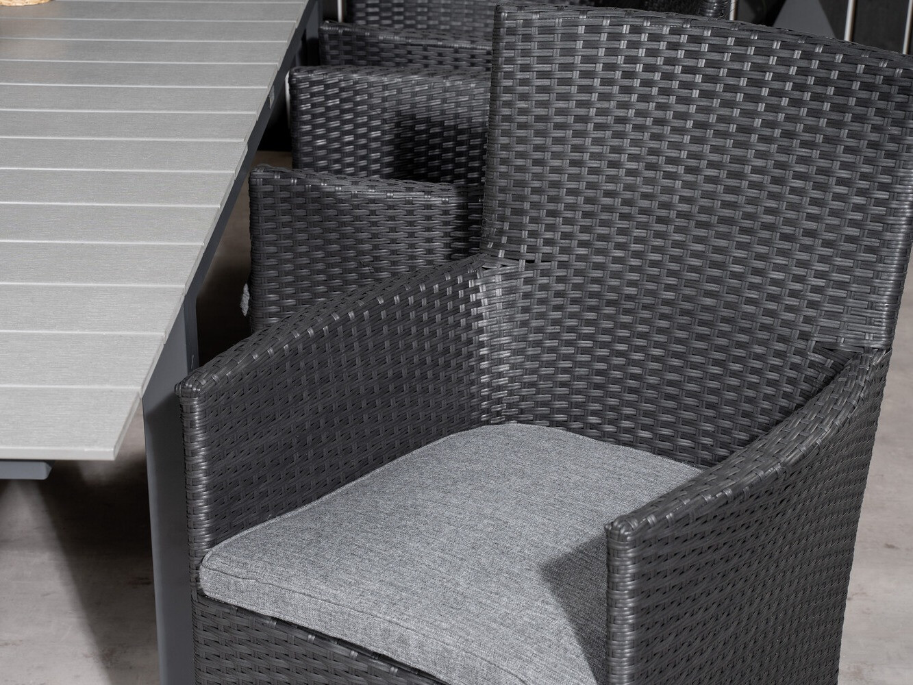 Komplet mize in stolov Dallas 2501