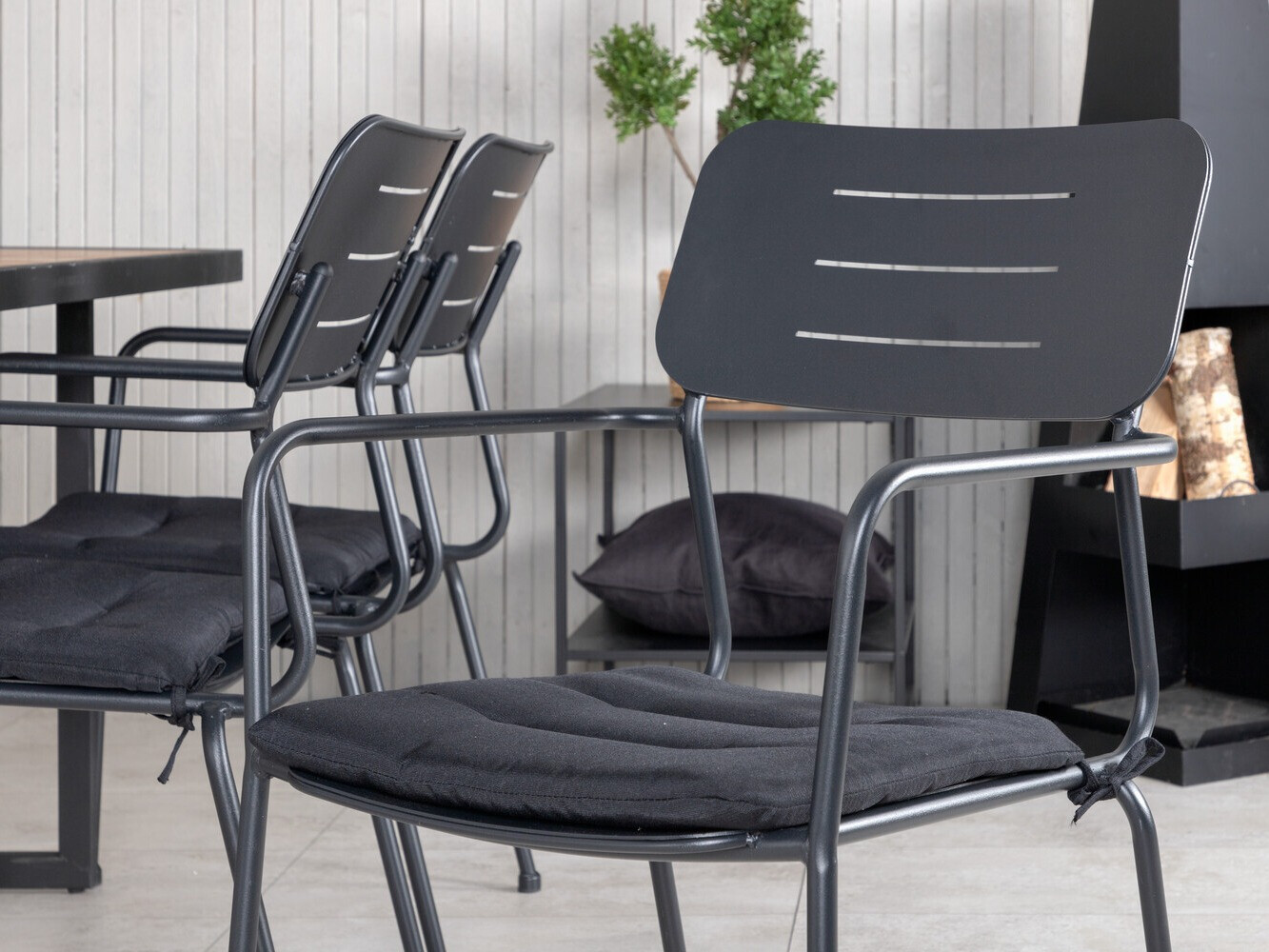 Komplet mize in stolov Dallas 2931