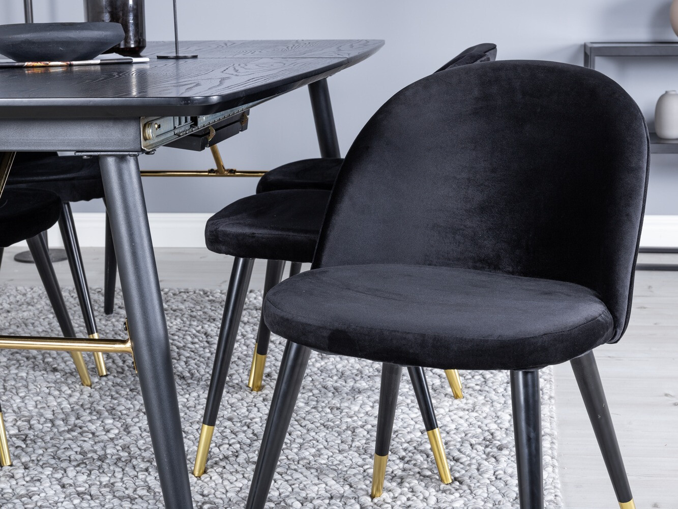 Jedilniški komplet Dallas 1451 (Črna)