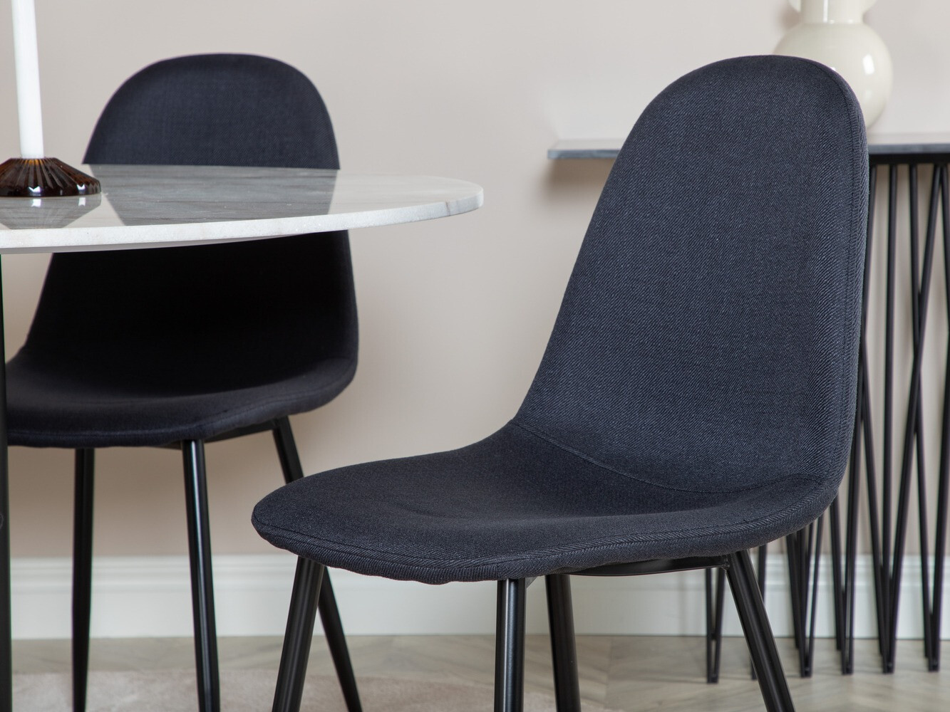 Jedilniški komplet Dallas 1613 (Črna)