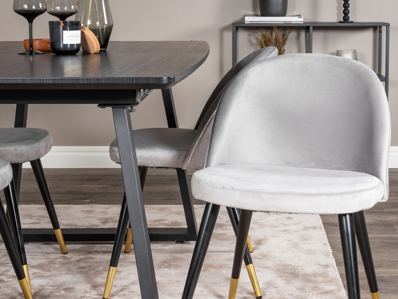 Jedilniški komplet Dallas 1631 (Siva)