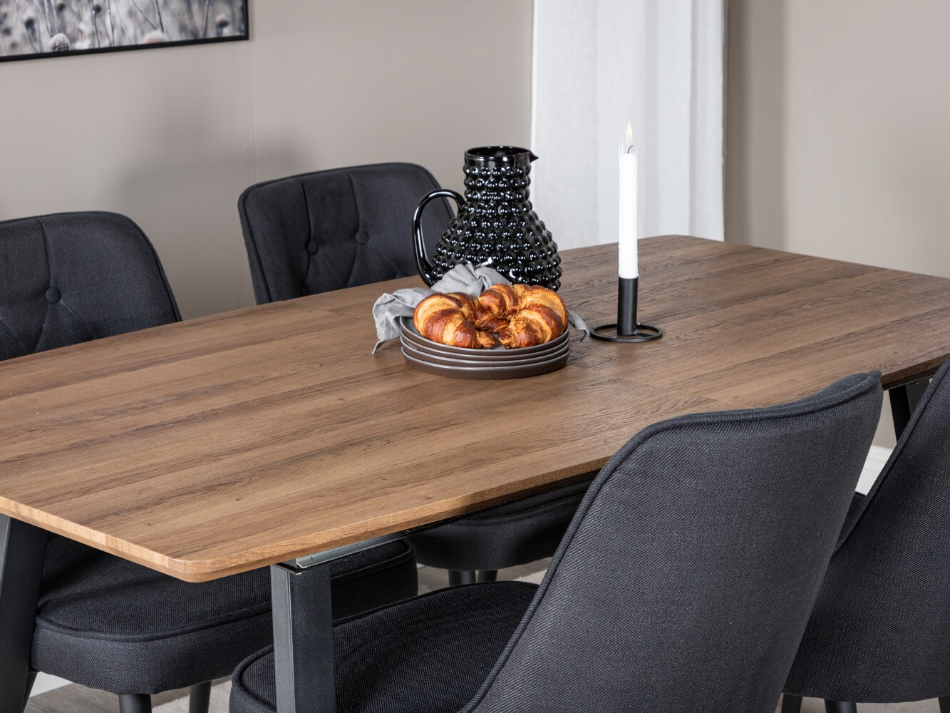 Jedilniški komplet Dallas 332 (Črna)