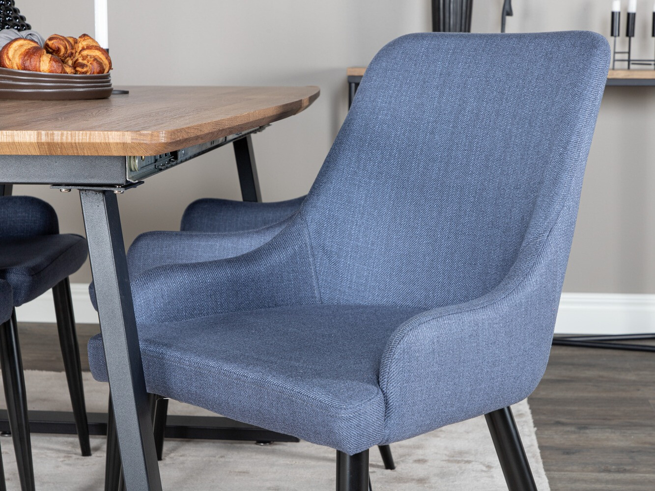 Jedilniški komplet Dallas 334 (Modra + Črna)