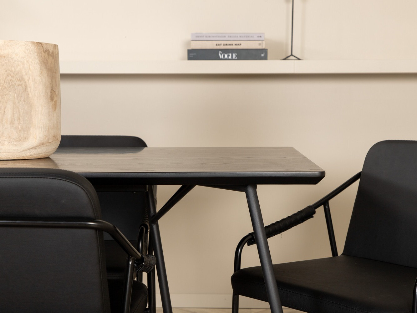 Jedilniški komplet Dallas 2720 (Črna)