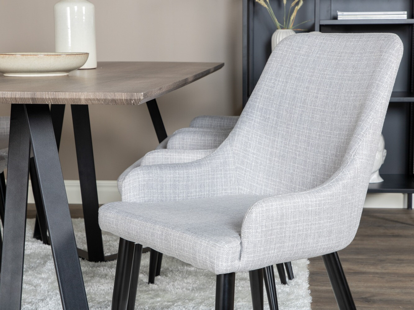 Jedilniški komplet Dallas 1345 (Svetlo siva + Črna)