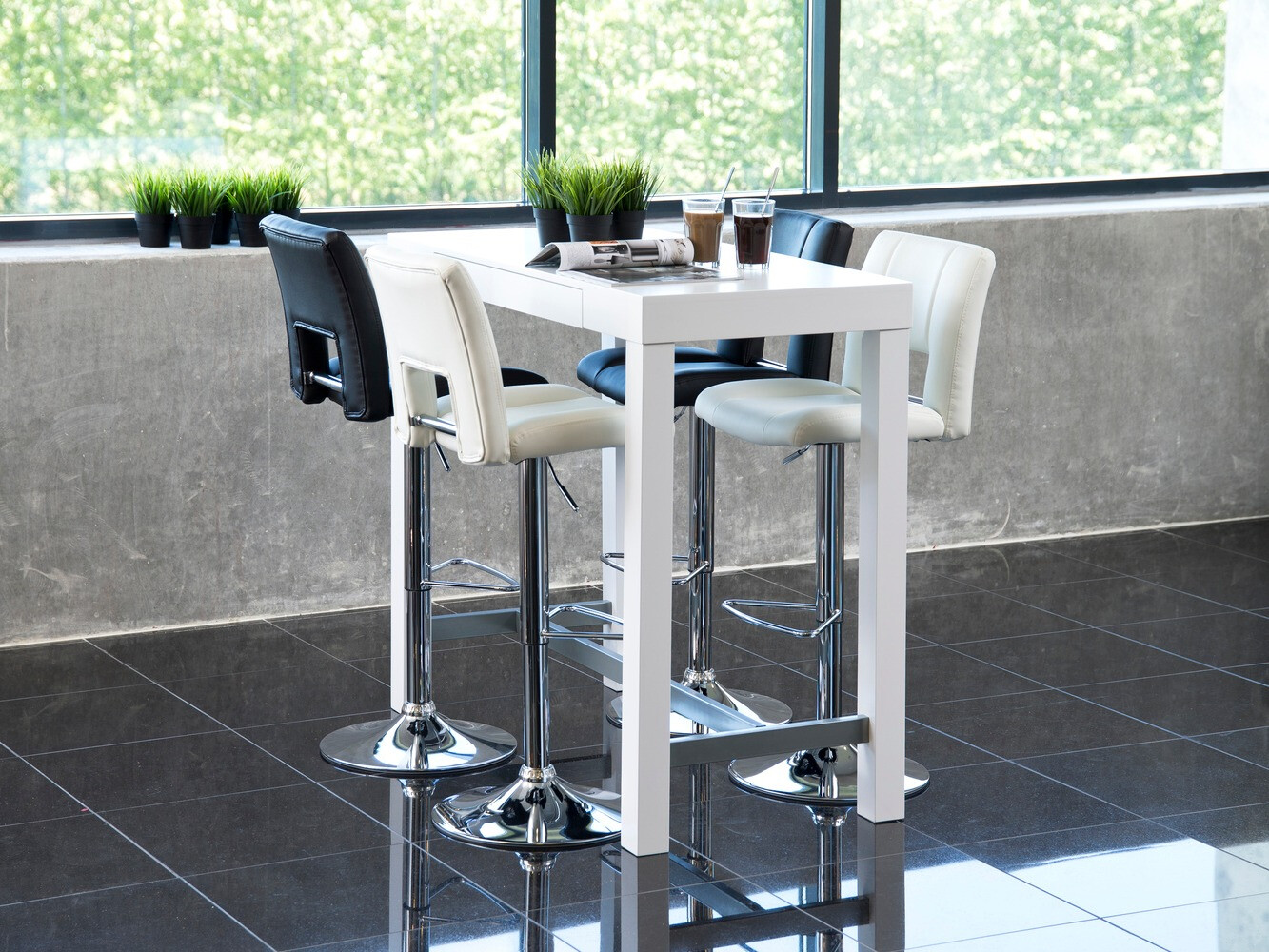 Srednje visok barski stol Norsica 145 (Črna + Srebrna)