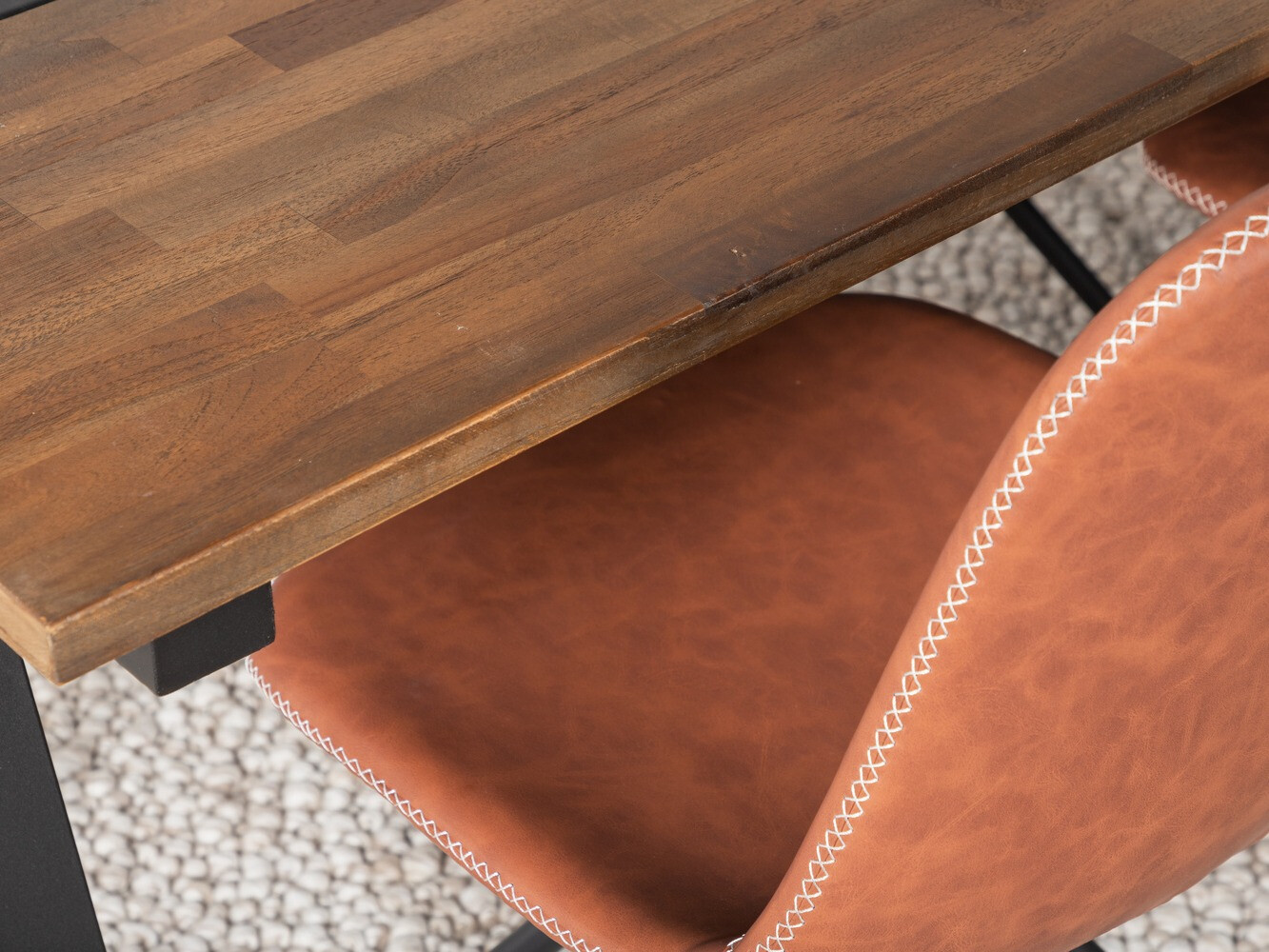 Jedilniški komplet Dallas 1938 (Črna + Rjava)