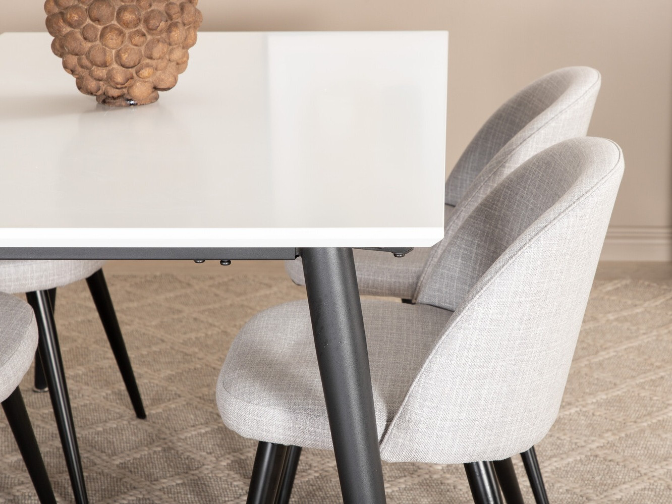 Jedilniški komplet Dallas 2731 (Svetlo siva + Črna)