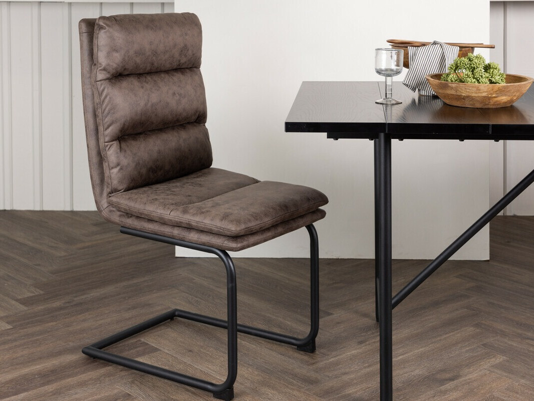 Stol Dallas 3816
