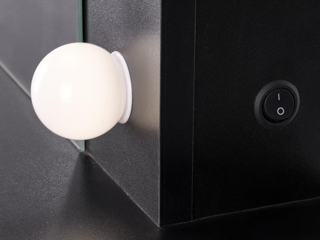 Toaletna mizica Houston Gaudium I (Črna)