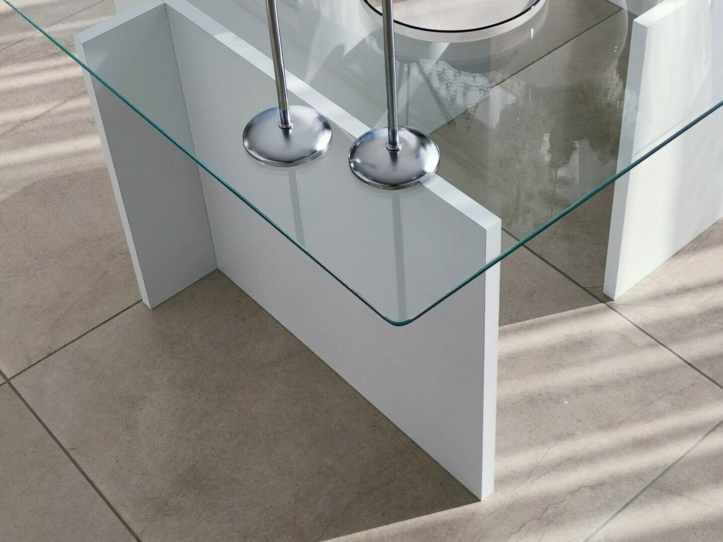 Klubska mizica Kailua 102 (Bela)