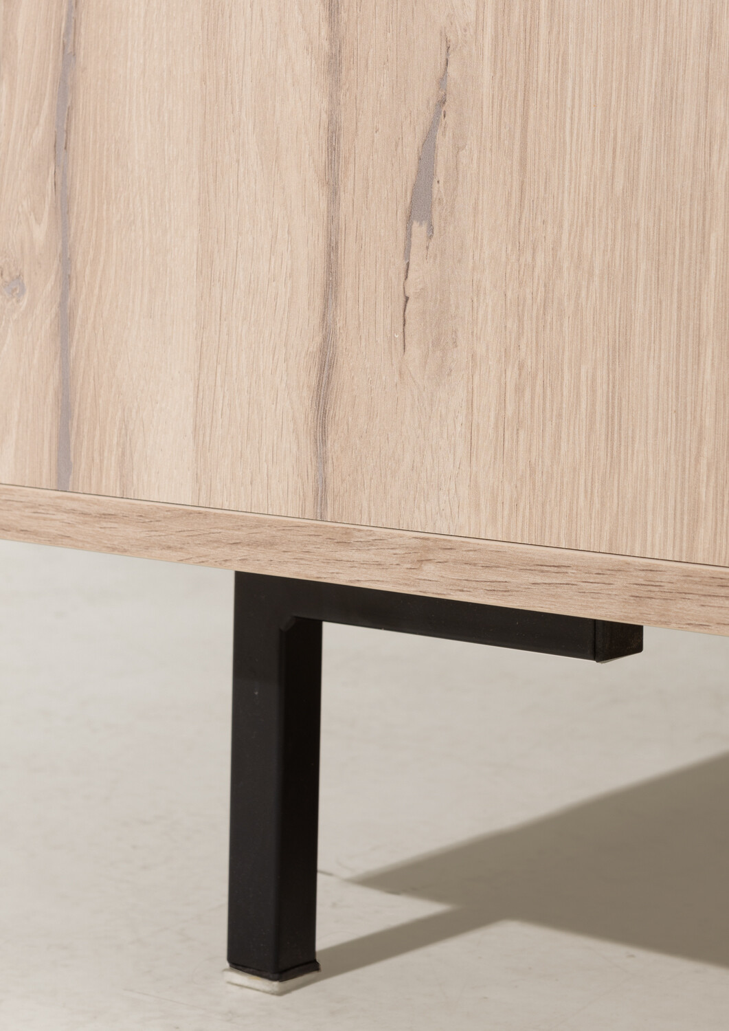 Klubska mizica Livlevo 112