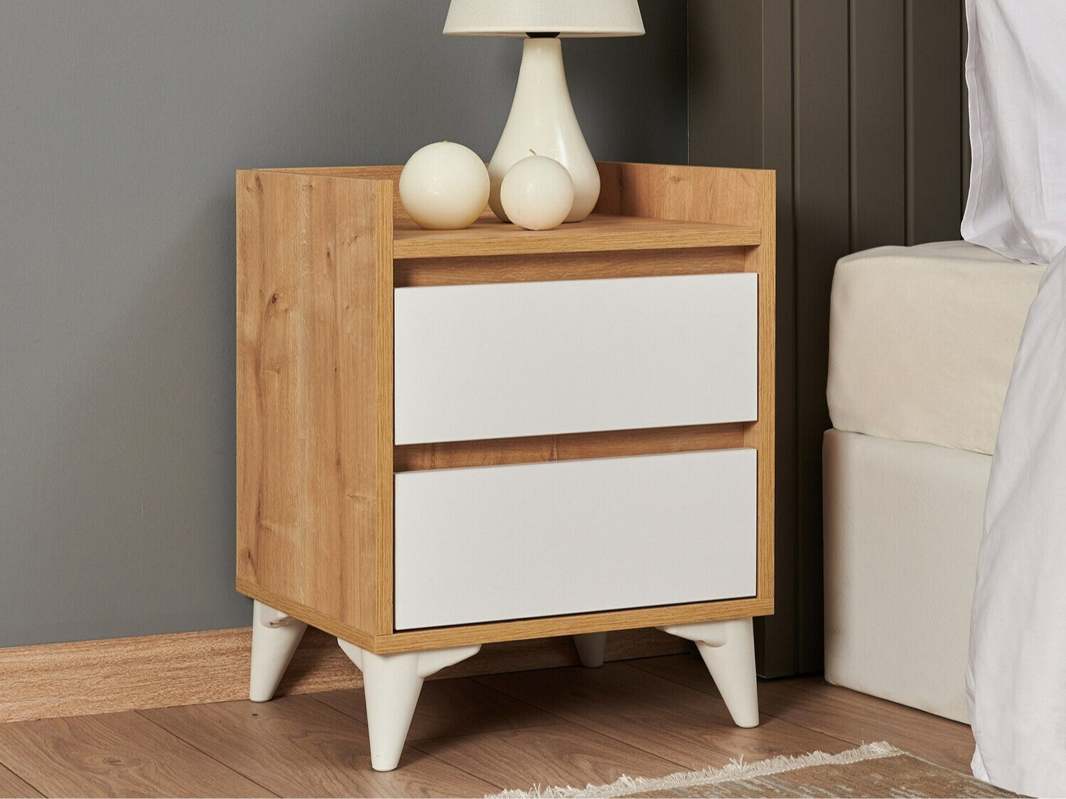 Nočna omarica Kailua 573