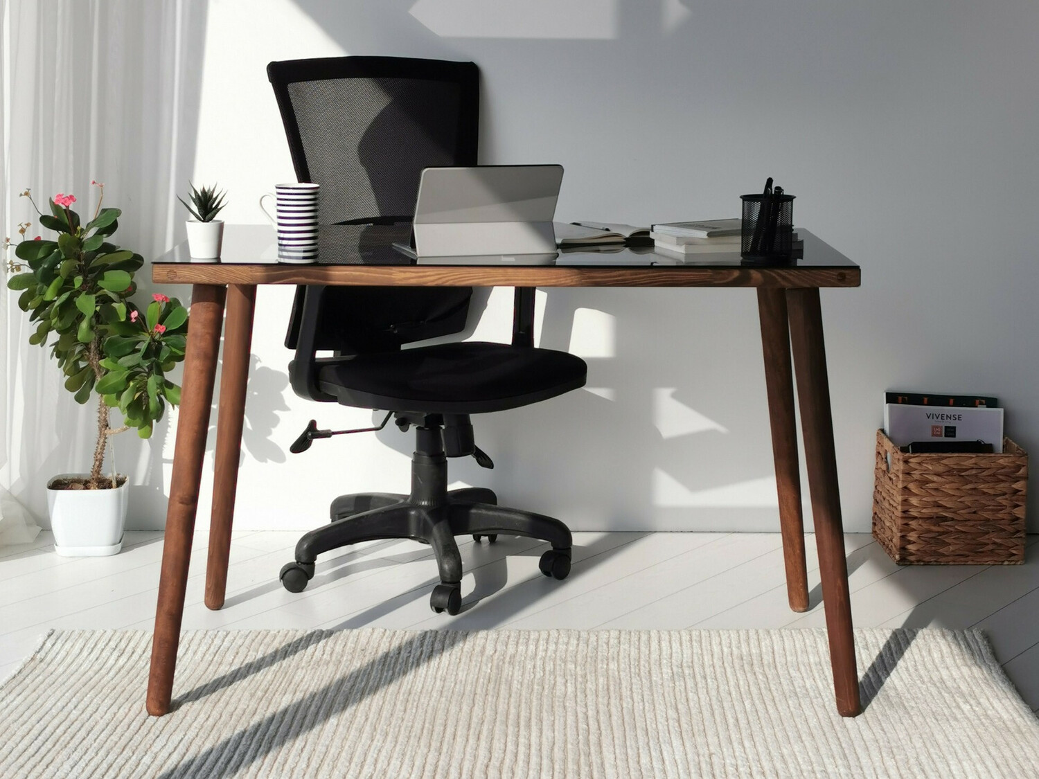 Pisalna miza Kailua 655