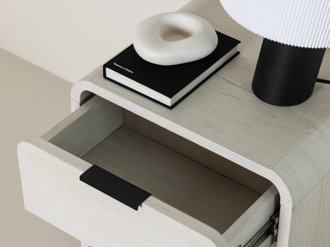 Nočna omarica Dallas 4218