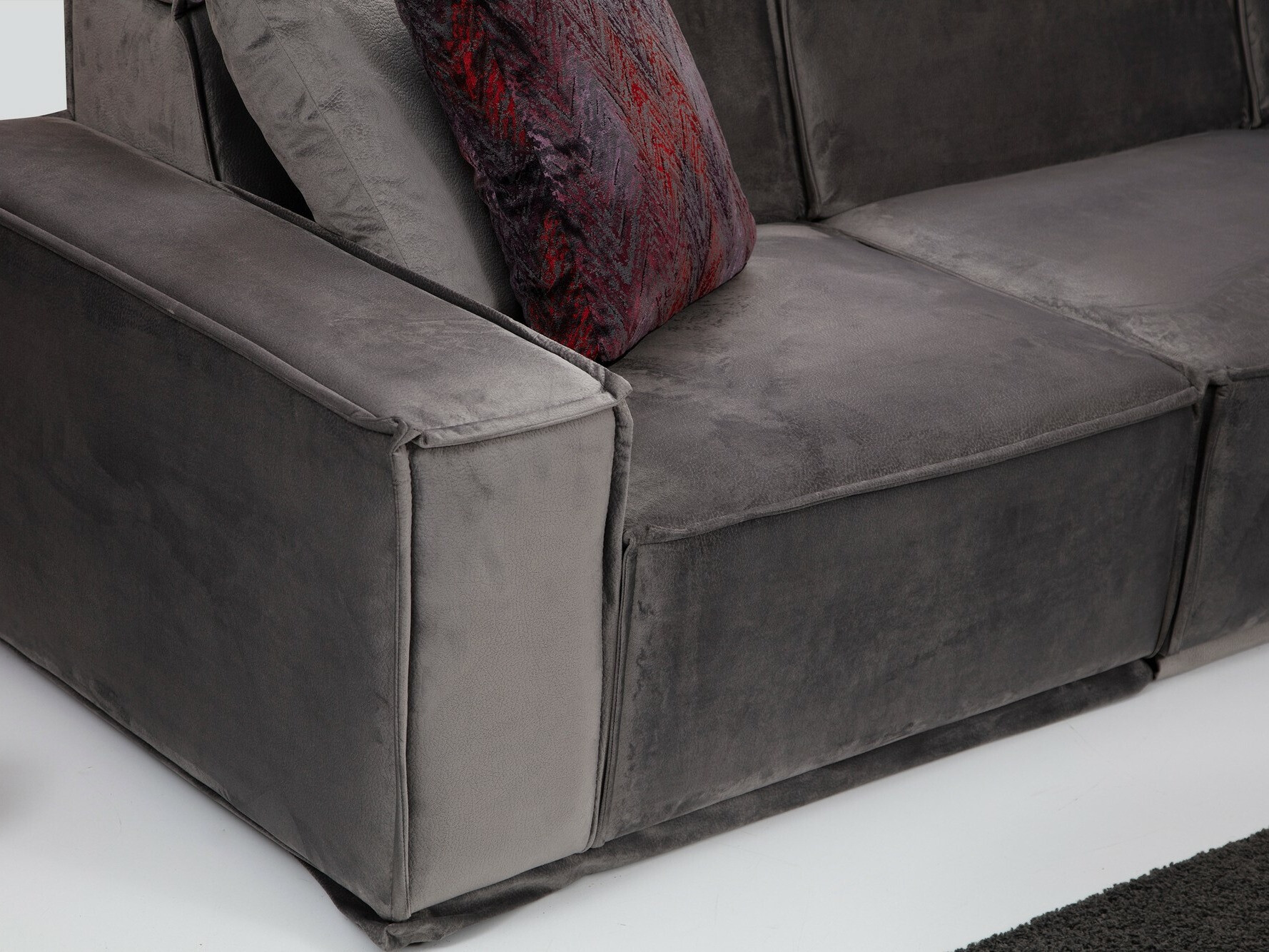 Modularna kotna sedežna garnitura Ferliva 102