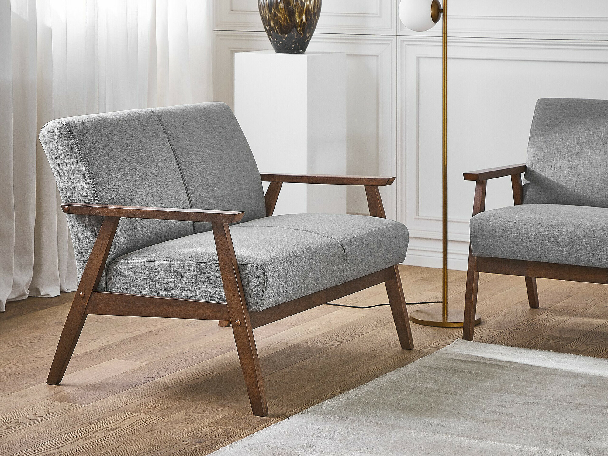 Kavč Berwyn 1323 (Siva)