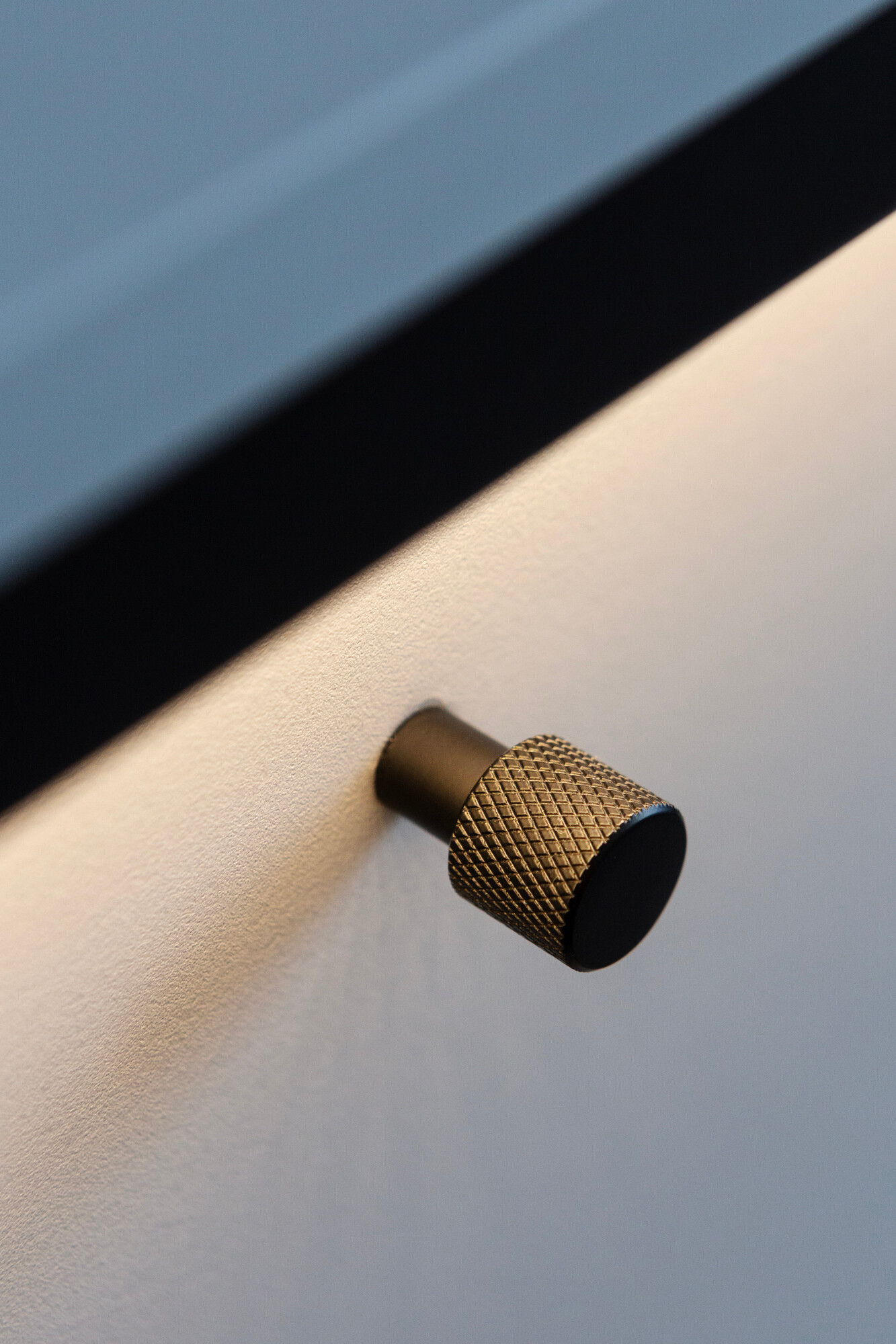 Nočna omarica Almela 104