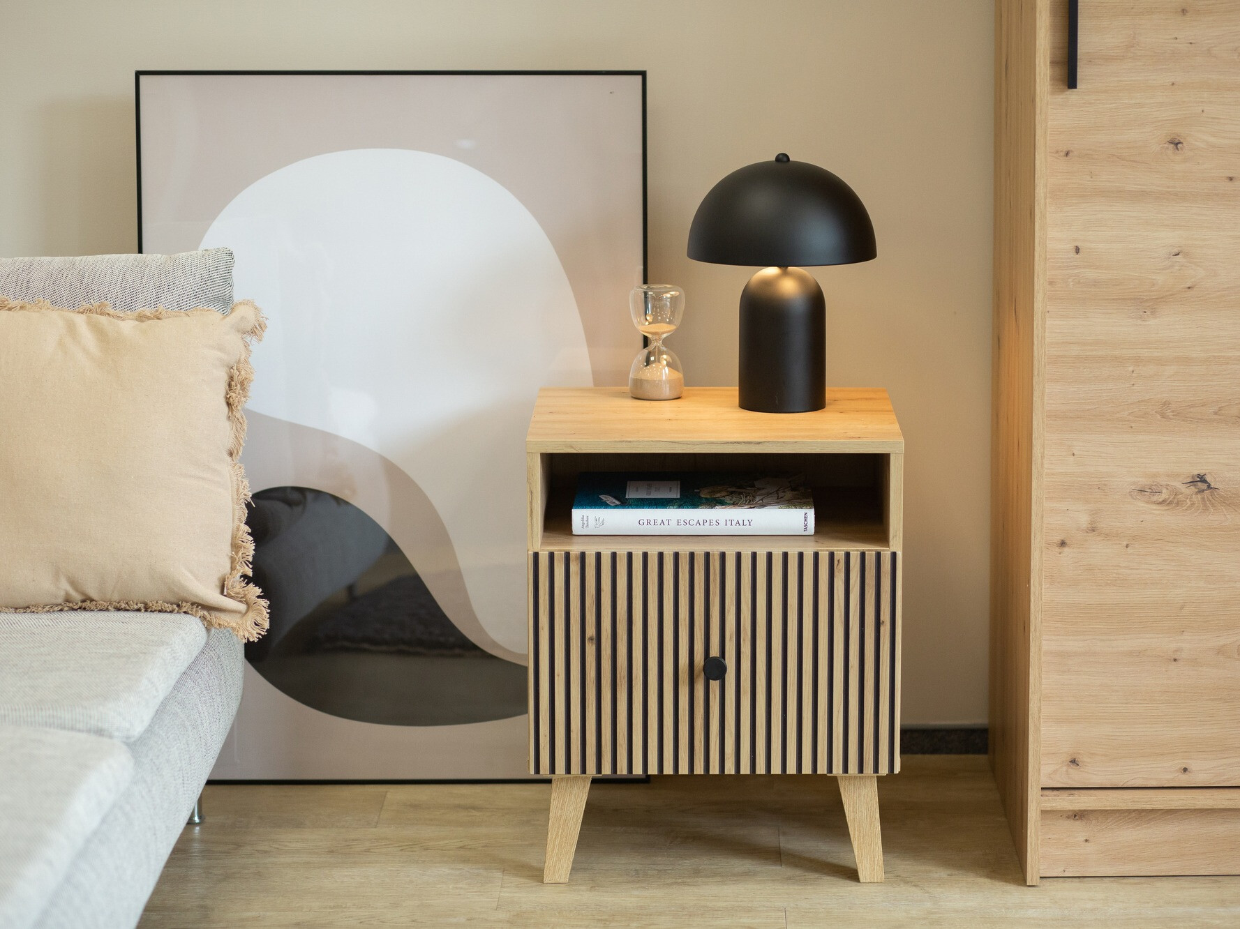 Nočna omarica Beltivi 106