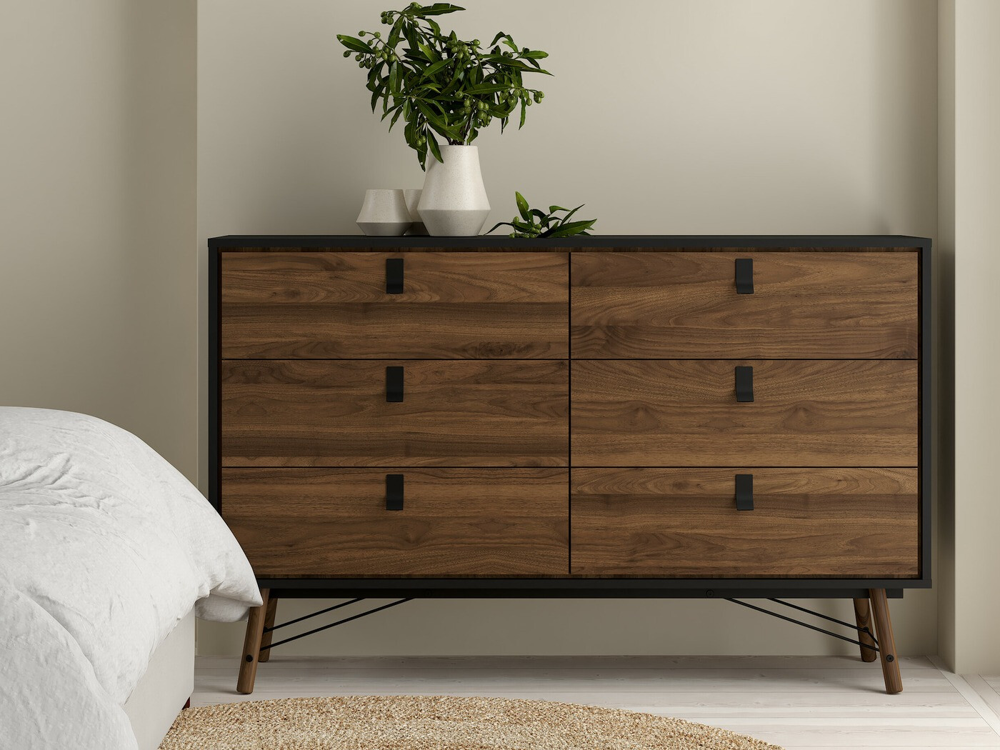Komoda Tustin V105 (Oreh + Mat črna)