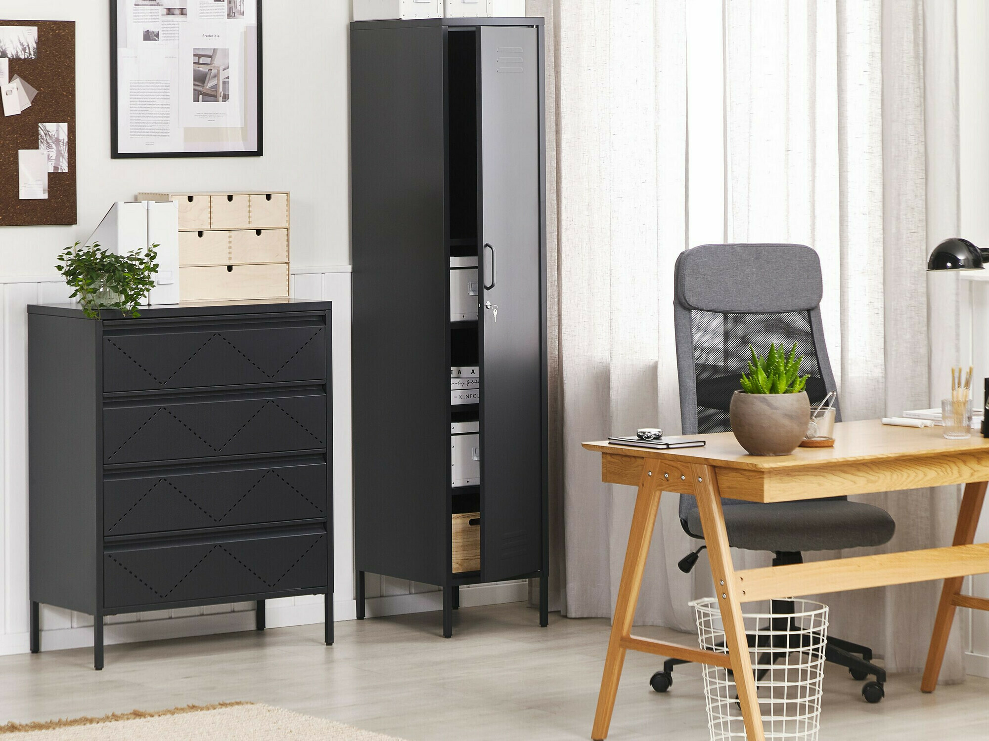 Komoda Berwyn 1513 (Črna)