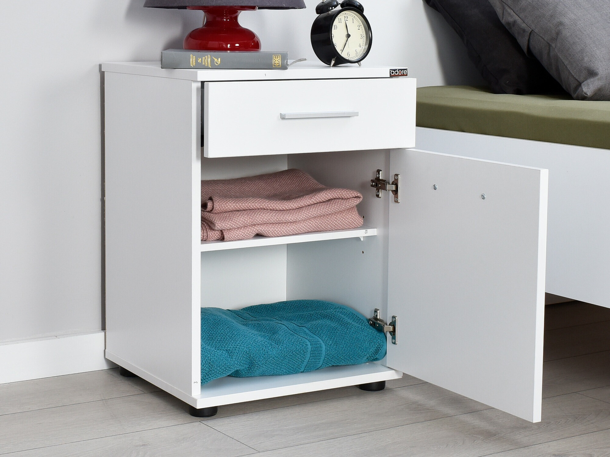 Nočna omarica Kailua 1830 (Bela)