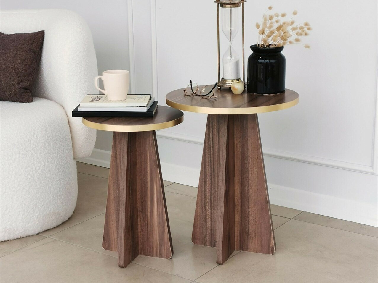 Komplet stranskih mizic Kailua 1858 (Oreh + Zlata)