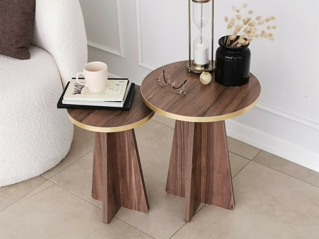 Komplet stranskih mizic Kailua 1858 (Oreh + Zlata)